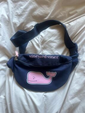 Vineyard Vines Navy Bag with Pink Whale